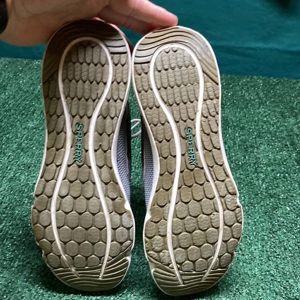 Sperry seas 3-eye boat shoe men’s size 9 (OKPM-07-050)